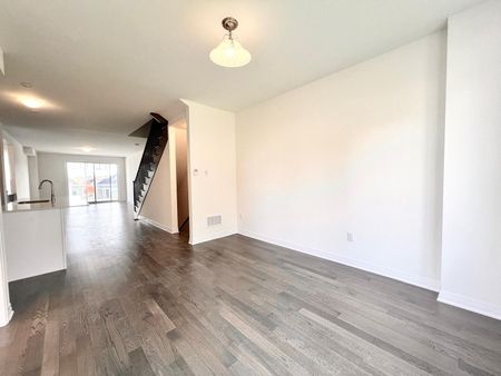 For Lease - 542 Hudson Crescent, Midland, Ontario - Photo 2