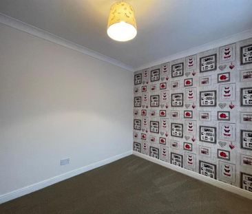 3 bedroom detached bungalow to rent - Photo 4