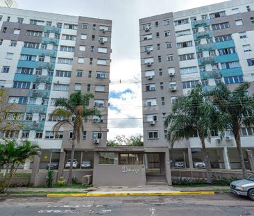Apartamento de 2 dormitórios no bairro Azenha, com VAGA COBERTA/CHU... - Foto 6