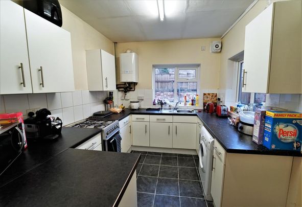 4 bedroom house to rent - Photo 1