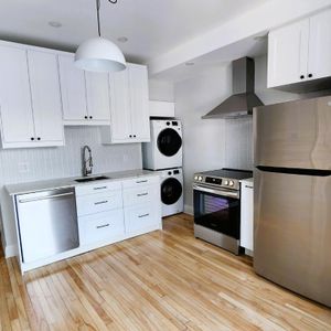 3 1/2 Petite-Patrie - rénové et lumineux - 5 électros inclus / 1 br freshly renovated and sunny 3 1/2 in Petite-Patrie, 5 appliances included - Photo 2