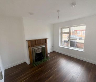 98 Ashley Avenue, Belfast, BT9 7BU - Photo 2