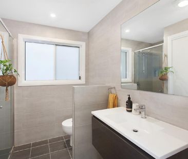 Modern 2-Bedroom Granny Flat in a Prime Long Jetty Location - Photo 2