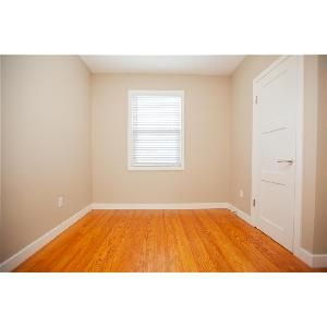 2 Bed 1 Bath Top Floor House Parkdale Edmonton - Photo 1