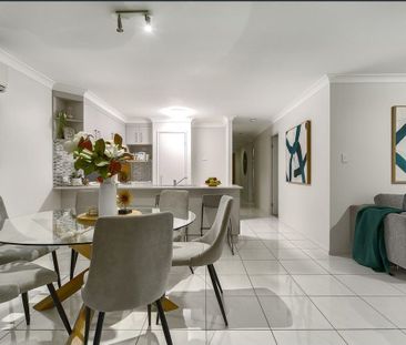 Charming, Cozy Bungalow Living - Photo 5