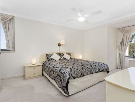 Breakfast with the Birds! - Photo 5