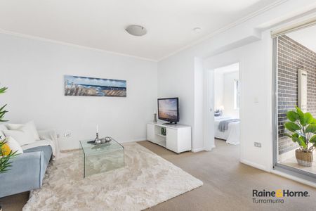 Stunning, Light-Filled Second-Floor Apartment in Prime Turramurra - Photo 3
