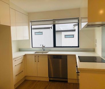 Brand new, 2 bedroom, 2 bathroom & 2 living room - Photo 6