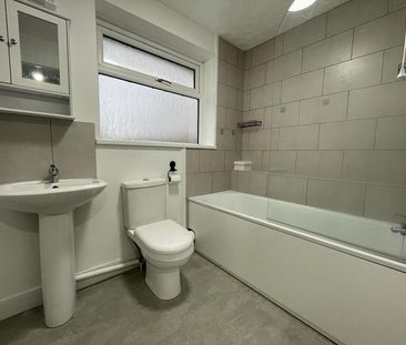 3 bedroom end of terrace house to rent - Photo 6