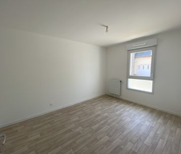 Location Maison 4 pièces 86m² LE MANS 72000 - Photo 2