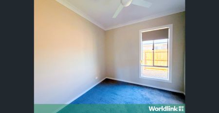 Modern & Spacious Family Home with Large Backyard & Ducted aircon - Photo 2