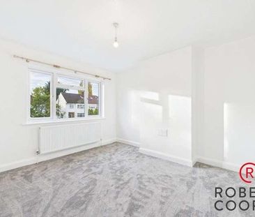East Towers, Pinner, HA5 - Photo 3