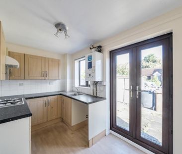 2 bedroom semi-detached house to rent - Photo 5