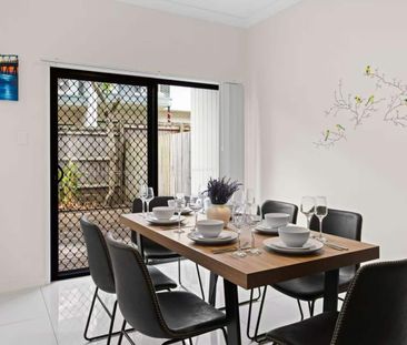 Fully furnished Townhouse $790/W - Photo 5