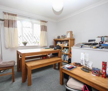 3 bedroom maisonette to rent - Photo 4