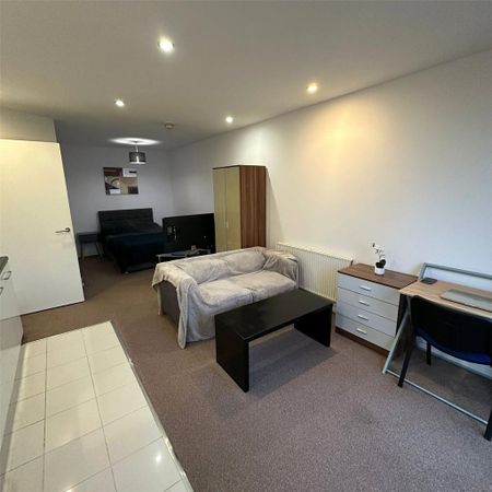 1 bedroom penthouse to rent - Photo 3