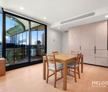STUNNING FURNISHED ONE-BED AT ROYAL ELIZABETH - Photo 4