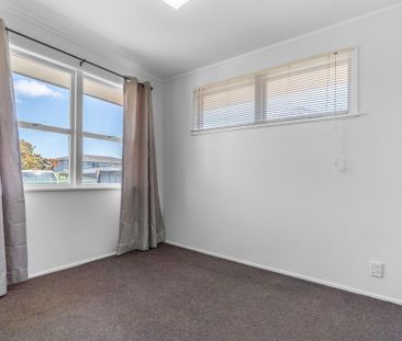 Modern 2 Bedroom Unit - Photo 5