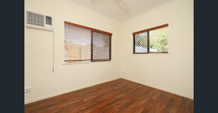 Fully Airconditioned - No Carpet - Rear Access - Large Corner Block - Photo 5
