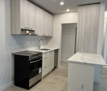 Gary Manor - Photo 2