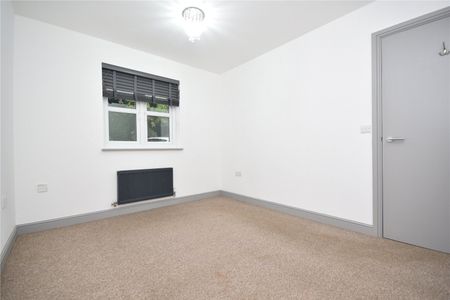 Eaton Grange, Aberford Road, Leeds, West Yorkshire, LS26 8SN - Photo 4