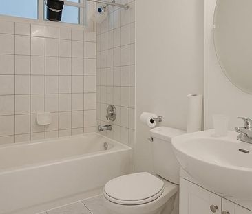 9332 12e Avenue - Photo 2