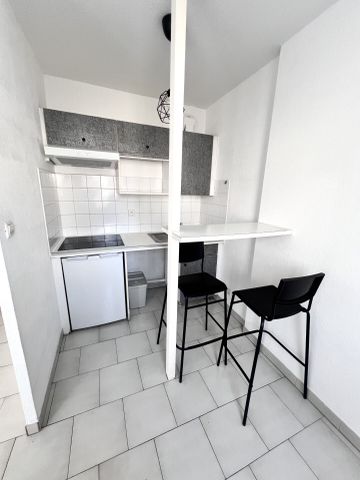 Appartement 1 pièces 27m2 MARSEILLE 5EME 680 euros - Photo 4