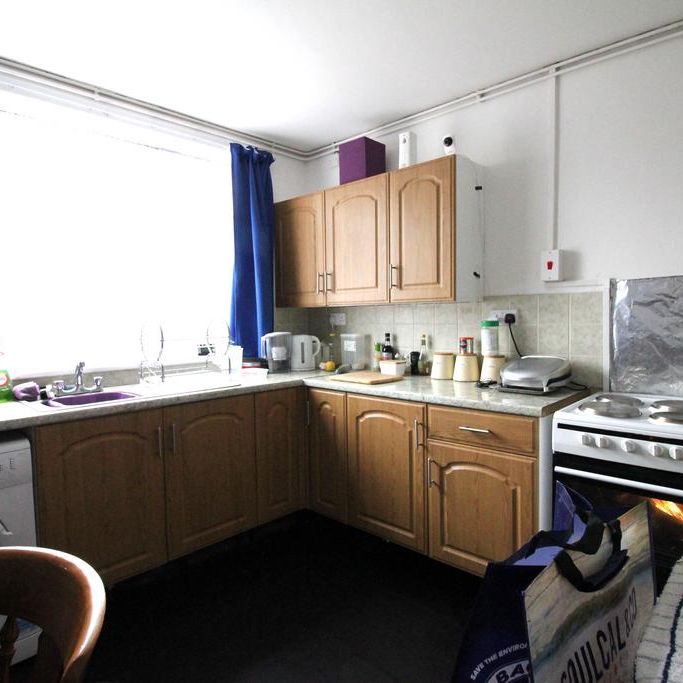 1 bedroom ground floor flat to rent - Photo 1