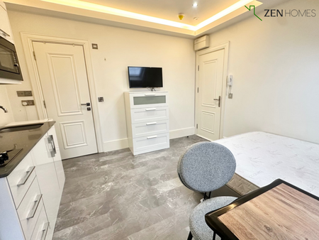 Studio to rent - Photo 3