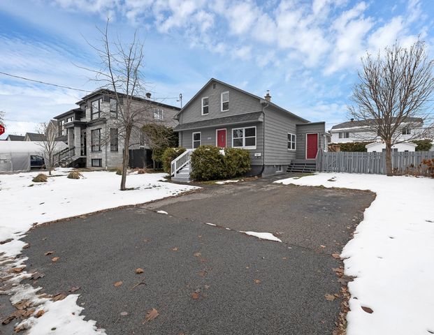 À louer / Maison à étages - Photo 1