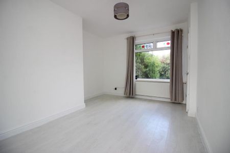 2 bedroom semi-detached house to rent - Photo 2