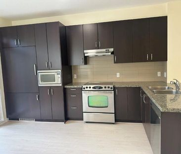 Kaleden Bright South Facing Kitchen 3 Bedroom/2 Bathroom - Photo 5