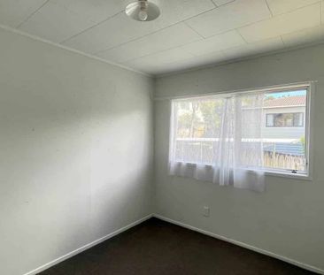 Tidy & Secured family home - Photo 4