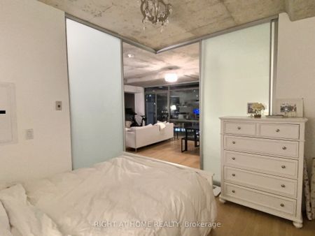 550 Wellington Lofts 55 , #909 - Photo 3