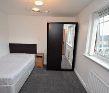 4 bedroom townhouse to rent - Photo 4