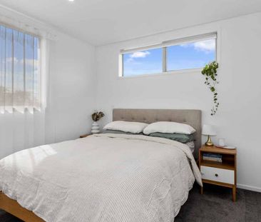 Comfortable and Convenient - with allocated carpark! - Photo 3