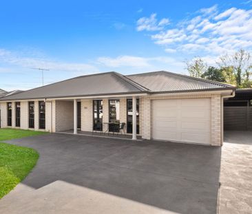 Modern Family Home - Photo 4