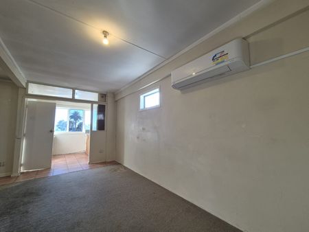 Two Bedroom, Panmure - Photo 3