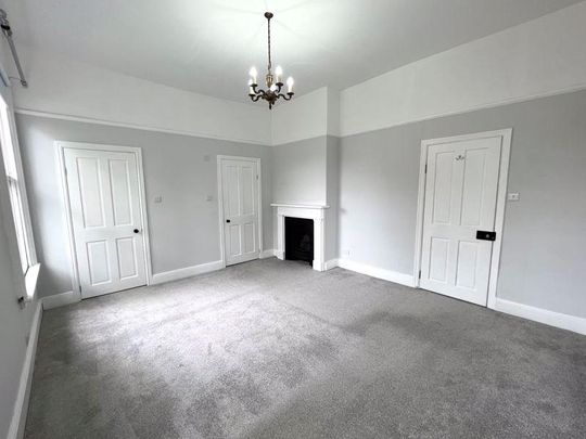 5 bedroom semi-detached house to rent - Photo 1