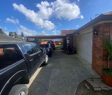 Charming 4BR Home in Pukekohe! - Photo 3