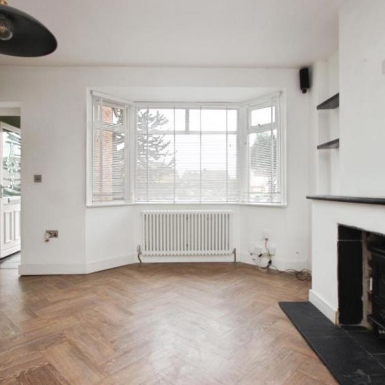 Ocean present an immaculate four-bedroom semi-detached family home offers spacious, modern living with stylish open-plan reception areas, a contemporary kitchen, principal en-suite, large driveway, and a lovely garden—all conveniently located near excellent schools, public transport, and green spaces. - Photo 1