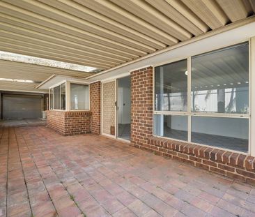 Where backyard adventures and family dinners come standard - Photo 4