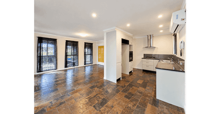 Beautifully Updated 3-Bedroom Home with Brand-New Bathroom, Flooring & Air Conditioning - Photo 2