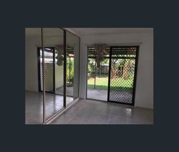 3 bedroom house close to waterfront - Photo 2