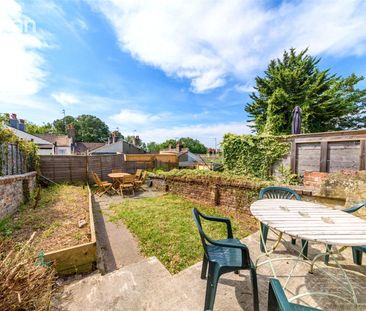 4 bedroom terraced house to rent - Photo 3
