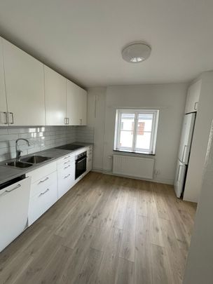 Norra kungsvägen, Tidaholm - Foto 1