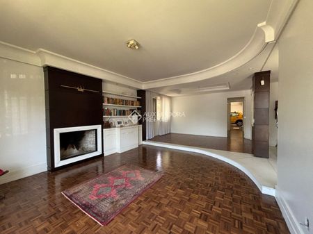Casa com 4 quartos e 232m² para alugar em Três Figueiras, Porto Alegre. - Photo 2