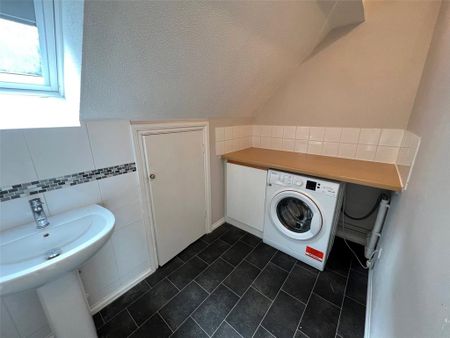 2 bedroom end of terrace house to rent - Photo 2