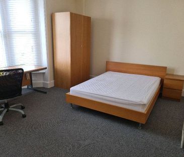 3 bedroom apartment to rent - Photo 2