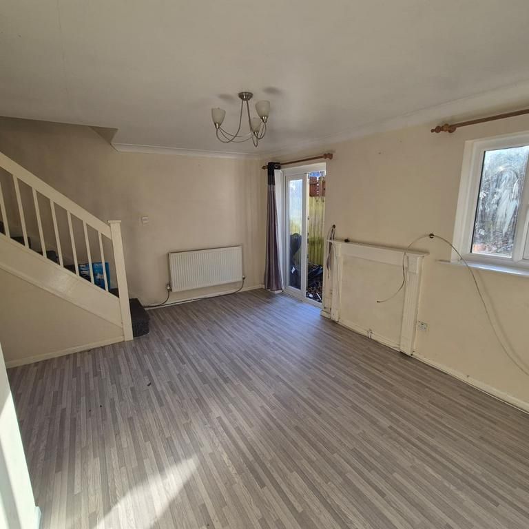 2 bedroom semi-detached house to rent - Photo 1